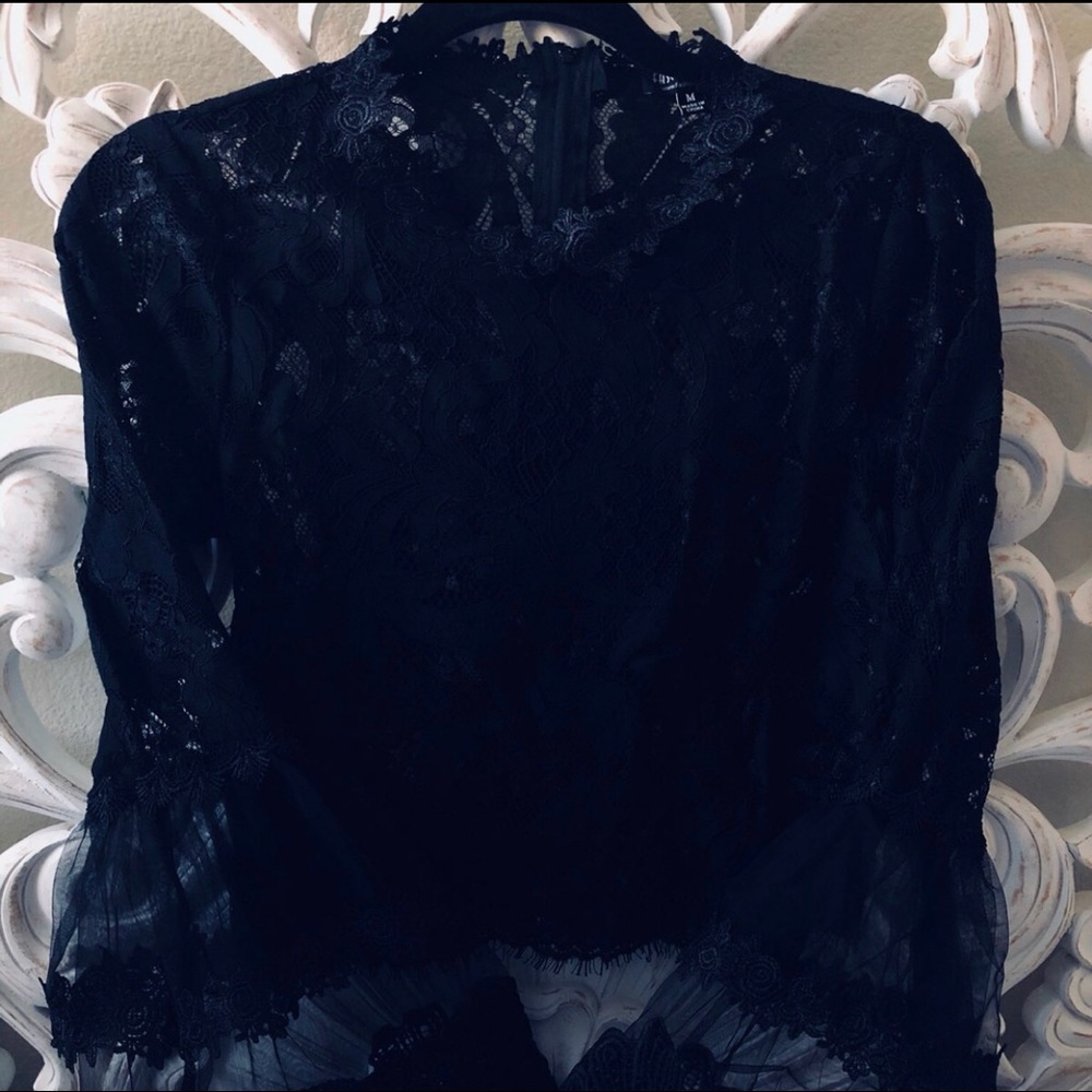 new FASHION NOVA classy lace crop top